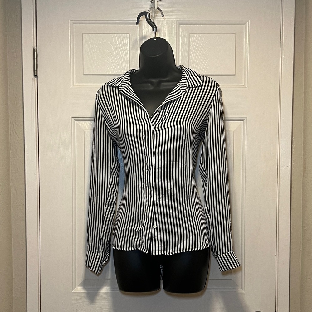 Relaxed Stripe Black and White Smart Casual Button Front Shirt Contemporary US6